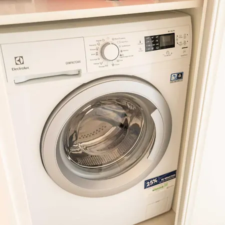 Modern 1 Bedroom Flat 2 Terraces Parking