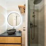 Modern 1 Bedroom Flat 2 Terraces Parking *