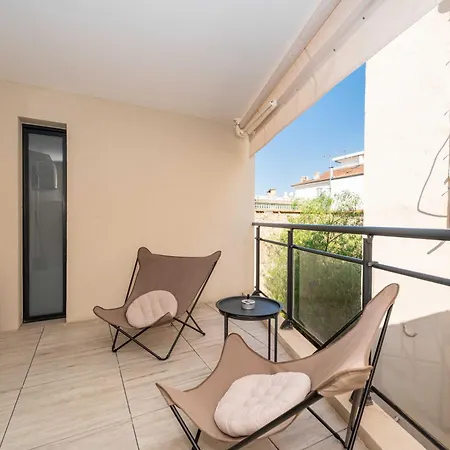 Modern 1 Bedroom Flat 2 Terraces Parking
