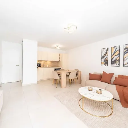 Modern 1 Bedroom Flat 2 Terraces Parking Appartamento *